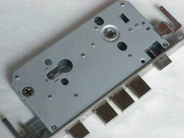 德宏24小时上门开锁公司